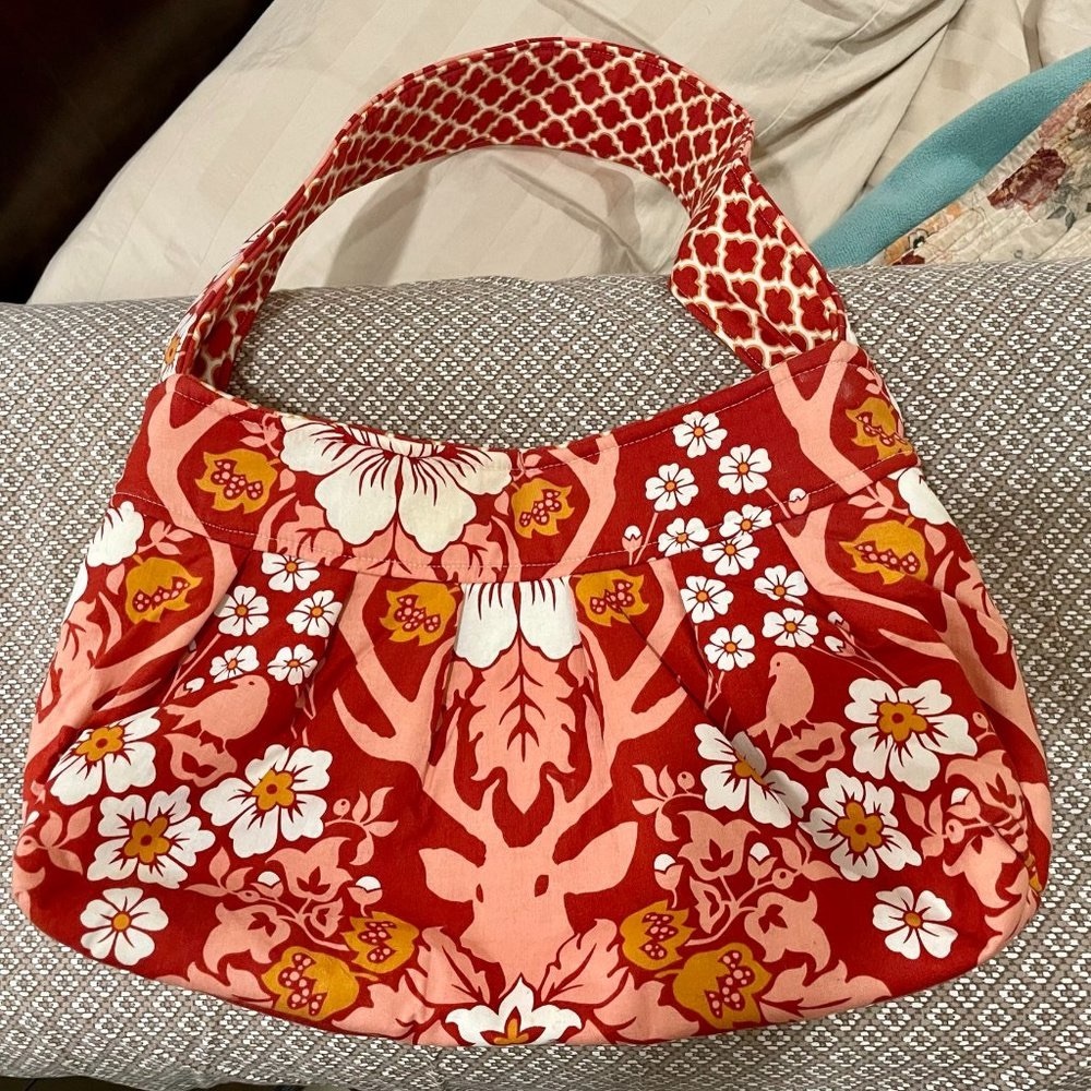 CHRISTMAS HOLIDAY Pristine well-made handmade beautiful roomy purse bag red EUC